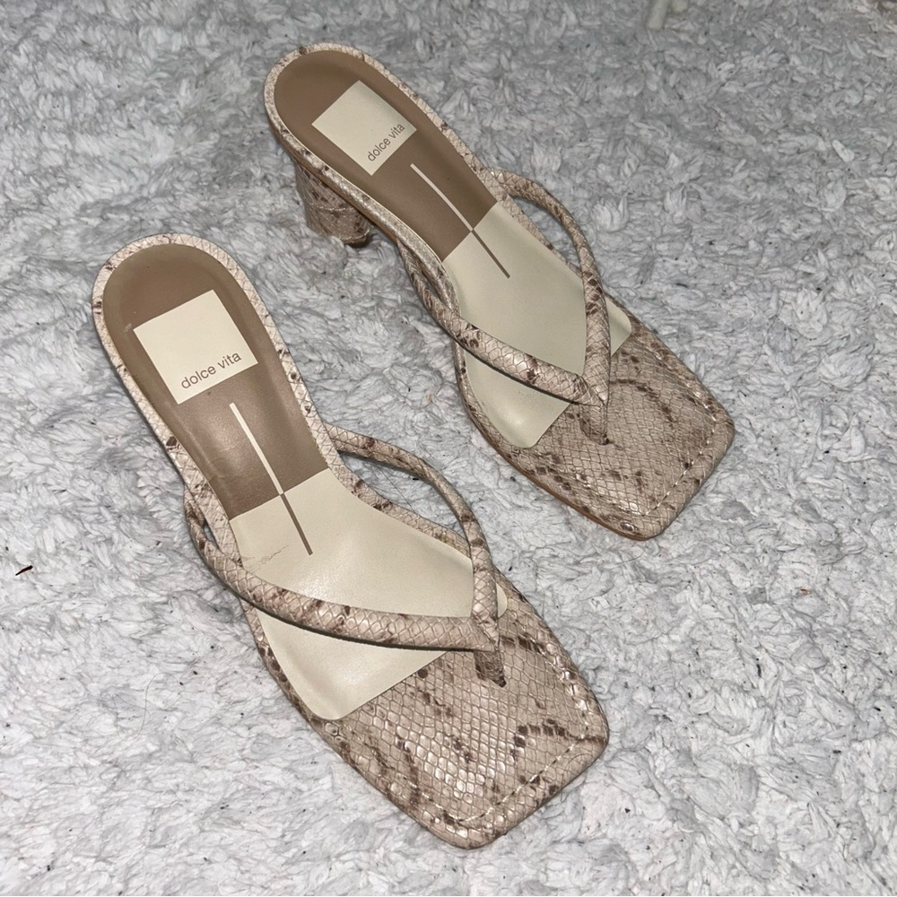 Dolce Vita original nude heels in great condition size 6.5